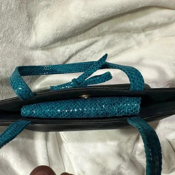 COPY - RARE KATE SPADE - Picture 3 of 7